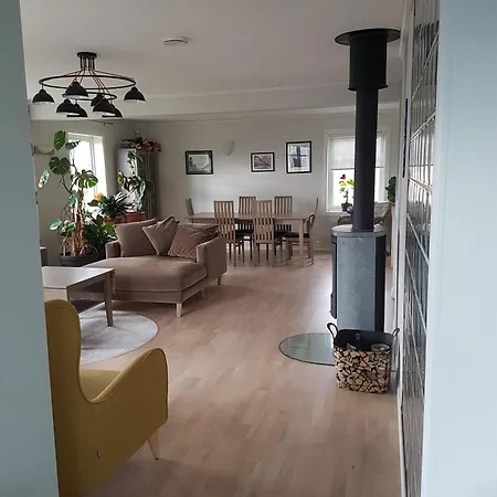 度假居 Trivelig Hus I Utkanten Av *